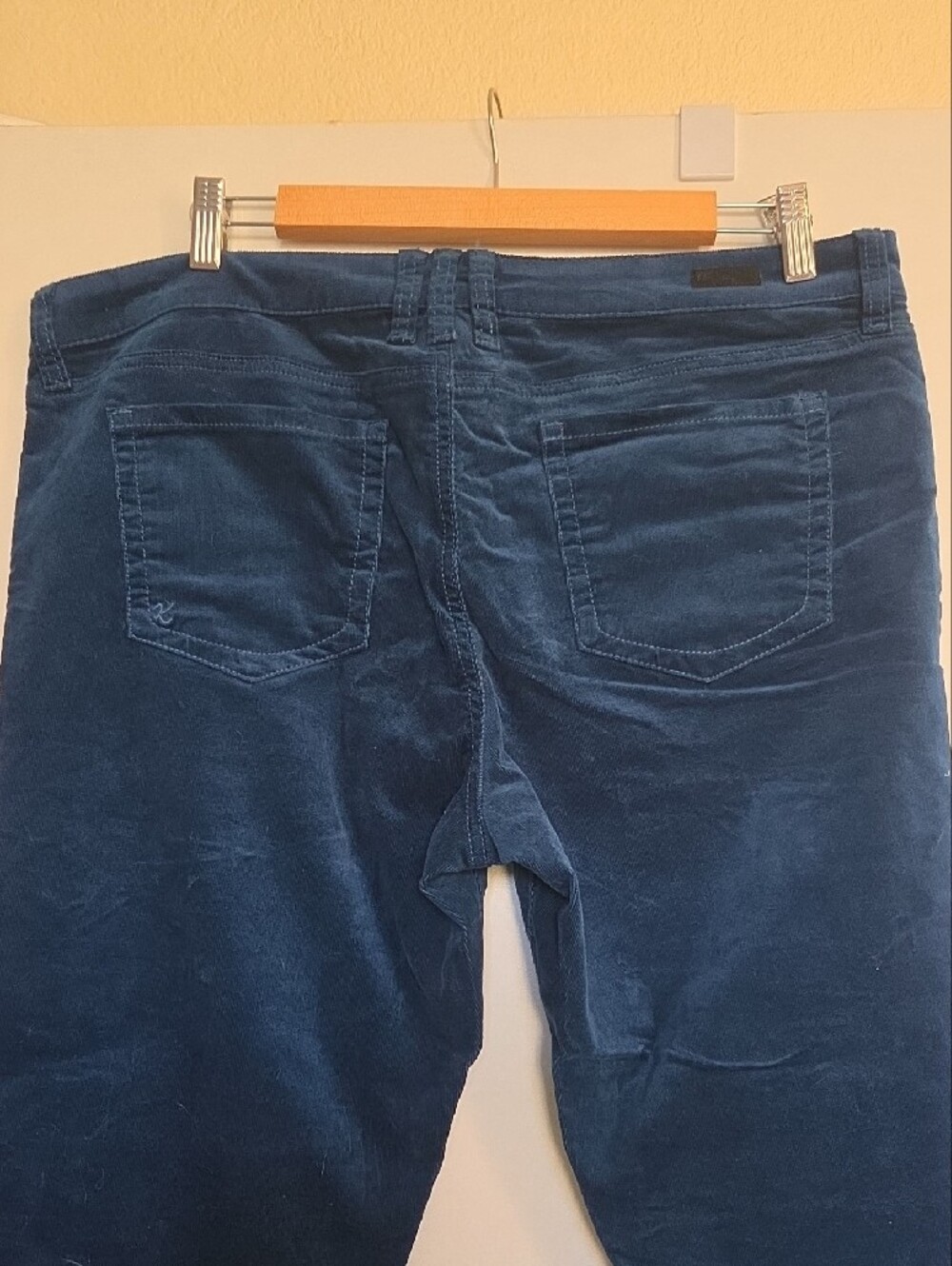 Kut from the Kloth Women's Blue Baby Bootcut Jeans - Picture 4 of 5